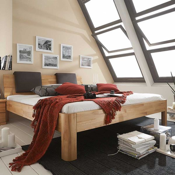 Holzbett mit Kopfpolster aus Kernbuche Massivholz geölt günstig online kaufen