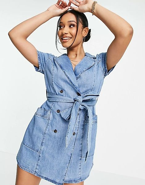 ASOS DESIGN – Doppelreihiges Hemdkleid aus Denim in verwaschenem Mittelblau günstig online kaufen