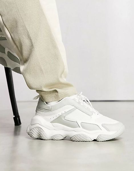 ASOS DESIGN – Sneaker mit dicker Sohle aus weißem Netzmaterial günstig online kaufen