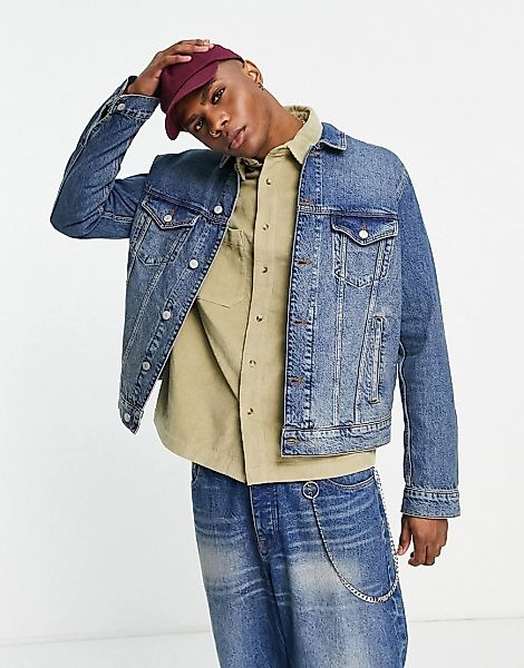 ASOS DESIGN – Classic – Jeansjacke in getönter, dunkler Waschung-Blau günstig online kaufen