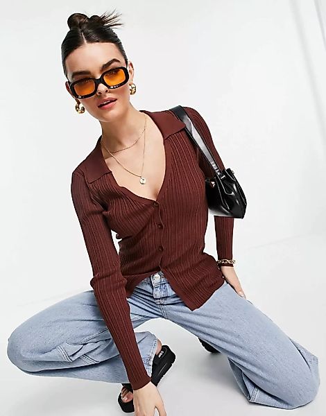 ASOS DESIGN – Pullover mit Knopfleiste und Kragendetail in Braun günstig online kaufen