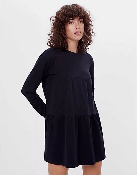 Bershka – Langärmliges, gestuftes Hängerkleid in Schwarz günstig online kaufen