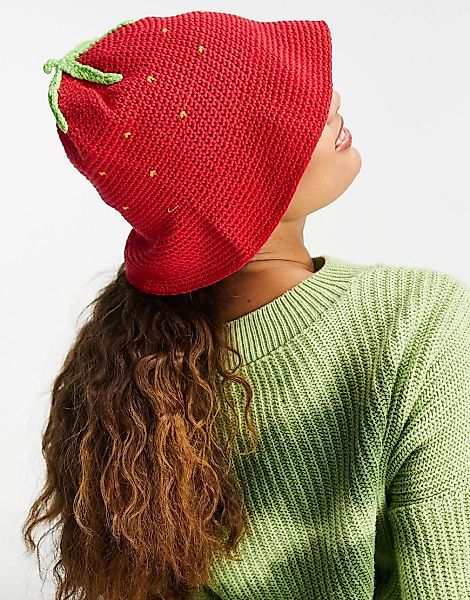 ASOS DESIGN – Gehäkelter Anglerhut in Rot mit Erdbeer-Design günstig online kaufen