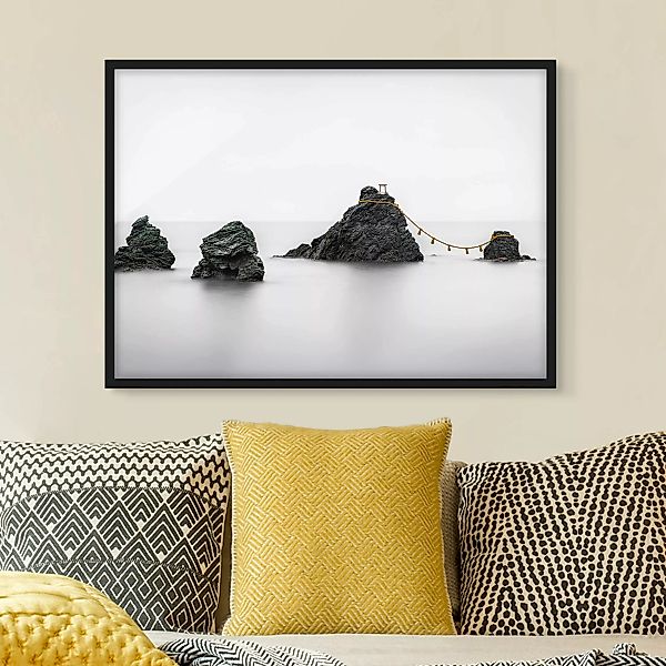 Bild mit Rahmen Meoto Iwa - die verheirateten Felsen günstig online kaufen