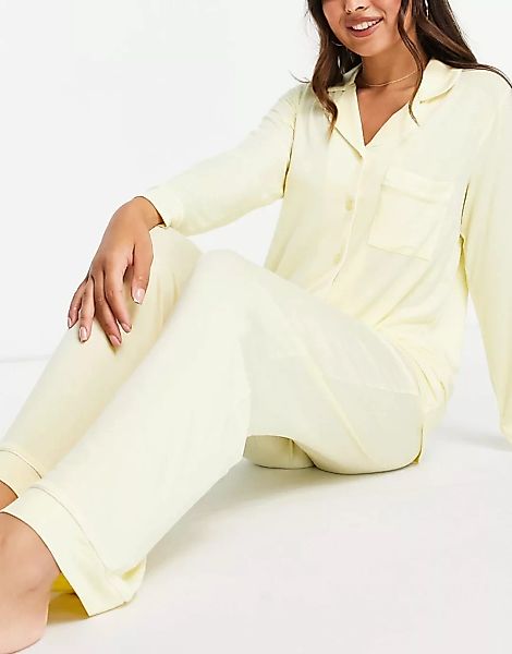 Chelsea Peers – Pyjama aus Bio-Modal, Oberteil mit Reverskragen und Hose in günstig online kaufen