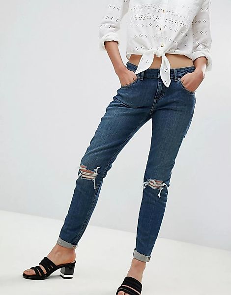 ASOS – KIMMI – Eingelaufene Boyfriend-Jeans in Misty Aged Vintage-Waschung günstig online kaufen
