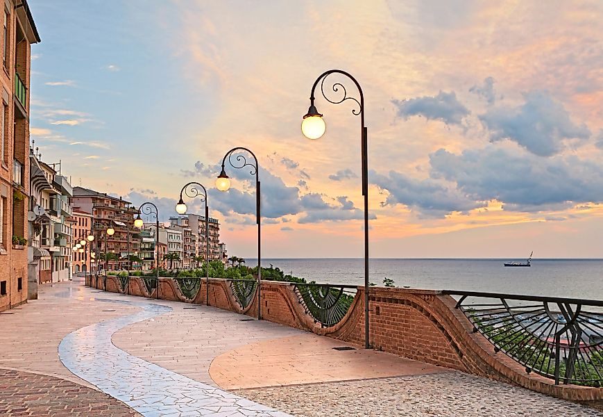 Papermoon Fototapete »Seafront in Ortona, Abruzzo« günstig online kaufen
