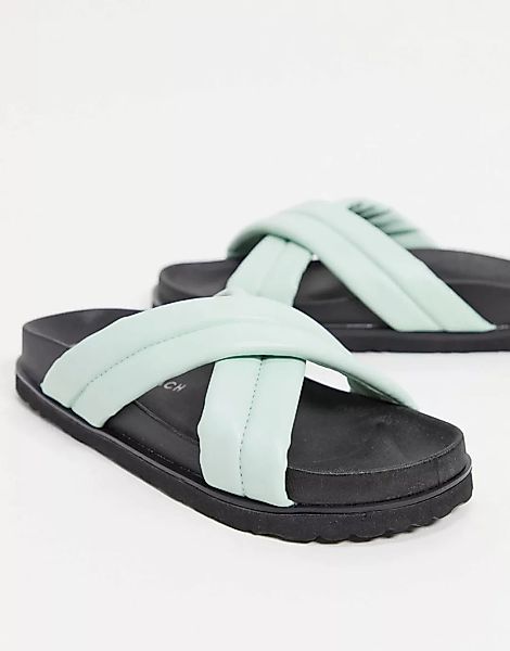 South Beach – Gepolsterte Slider-Sandalen in Blassblau mit überkreuzten Rie günstig online kaufen