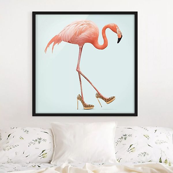 Bild mit Rahmen Tiere - Quadrat Flamingo mit High Heels günstig online kaufen