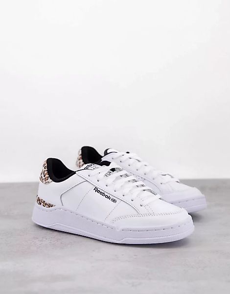 Reebok – AD Court – Sneaker in Weiß mit Fersenlasche im Leopardenmuster günstig online kaufen