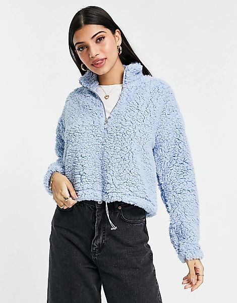 Pieces – Sweatshirt aus Teddystoff in Blau mit Reißverschluss vorne günstig online kaufen
