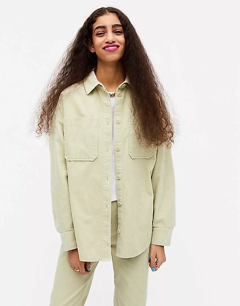 Monki – Conny-Li – Hemd in Grün mit Taschen auf der Vorderseite günstig online kaufen