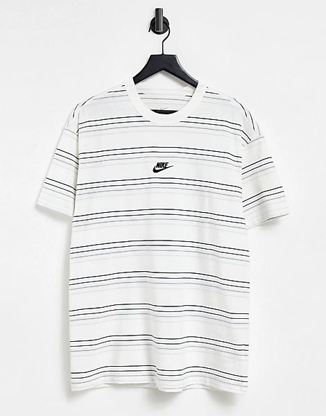 Nike – Premium Essentials – Gestreiftes Oversize T-Shirt in Weiß günstig online kaufen