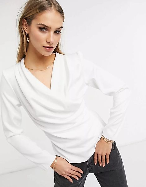 ASOS DESIGN – Langärmlige Satin-Bluse mit drapiertem Detail in Elfenbein-We günstig online kaufen