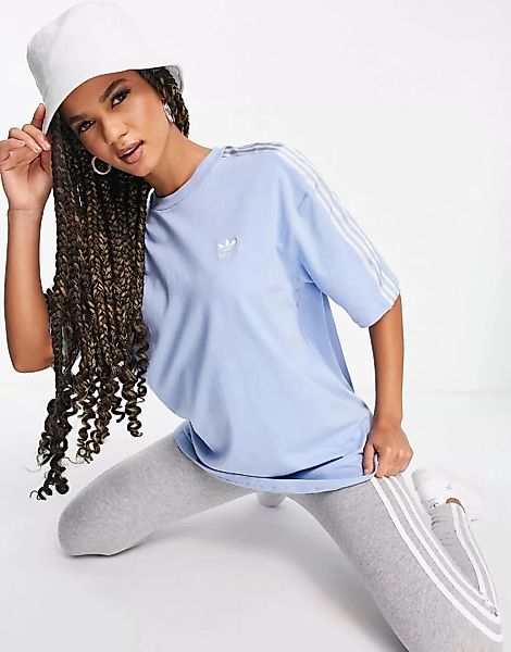 adidas Originals – adicolor – T-Shirt in Satin-Optik in Blau mit den drei S günstig online kaufen