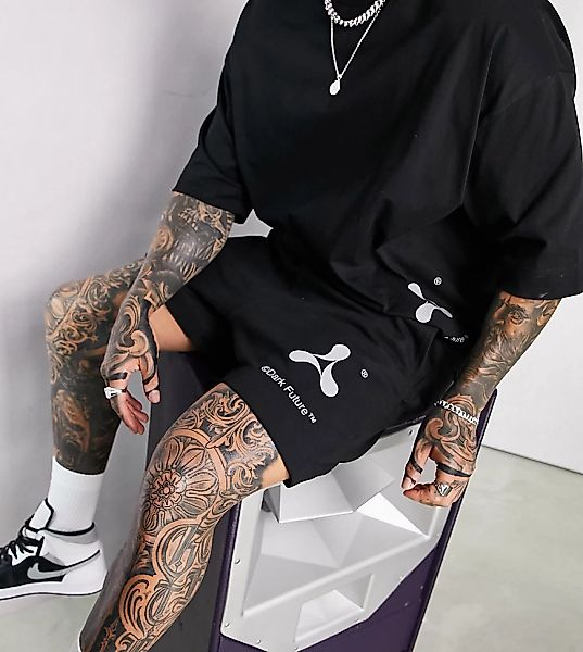 ASOS – Dark Future x Cream – Locker geschnittene Shorts in Schwarz mit refl günstig online kaufen