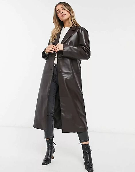 ASOS DESIGN – Brauner Trenchcoat in Lederoptik günstig online kaufen