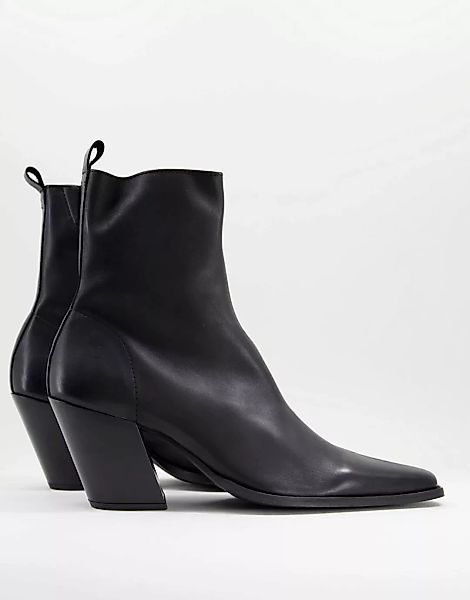 ASOS DESIGN – Chelsea-Stiefel aus schwarzem Leder mit abgeschrägtem Absatz günstig online kaufen