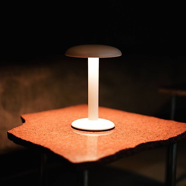 FLOS Gustave LED-Tischleuchte, Akku 927 weiß günstig online kaufen
