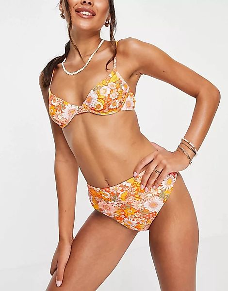 Topshop – Bügel-Bikinioberteil in Orange mit Blümchenprint im Stil der 70er günstig online kaufen