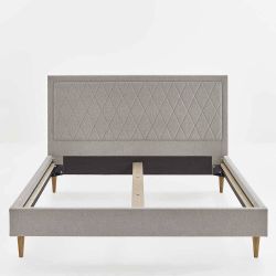 Stoffbett Cremefarben Polster in modernem Design Vierfußgestell aus Holz günstig online kaufen
