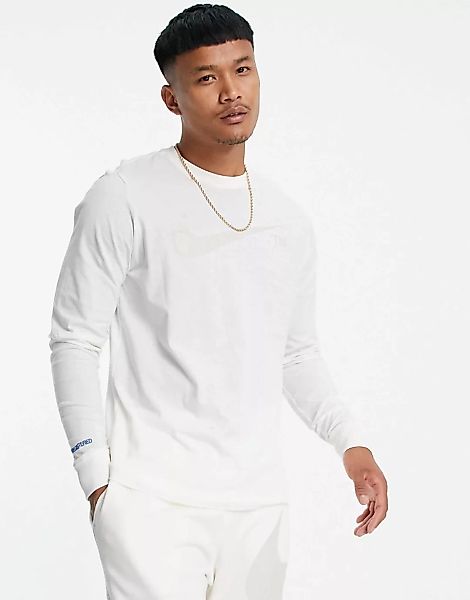 Nike – Langärmliges Shirt in Grau mit Swoosh-Logo auf der Brust günstig online kaufen