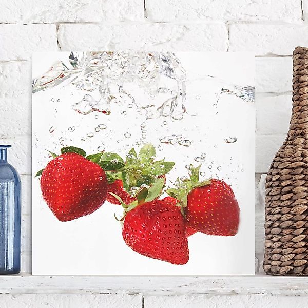 Leinwandbild Küche - Quadrat Strawberry Water günstig online kaufen