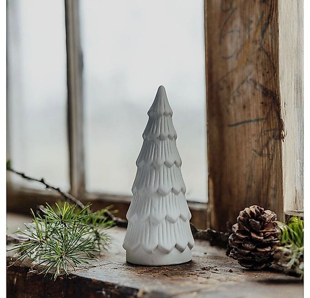 Storefactory Dekoobjekt Weihnachtsbaum Granbacken aus Keramik in weiß günstig online kaufen