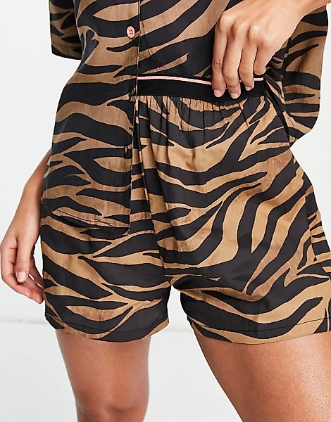 ASOS DESIGN – Mix & Match – Pyjama-Boxershorts aus Modal in Braun mit Zebra günstig online kaufen