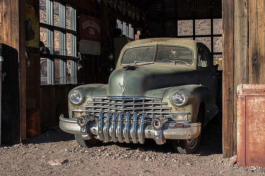 Papermoon Fototapete Altes Auto günstig online kaufen