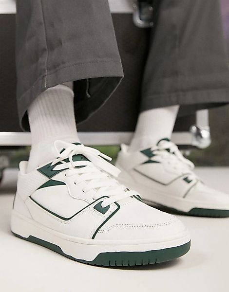 ASOS DESIGN – Retro-Sneaker in Weiß mit Details in Grün günstig online kaufen