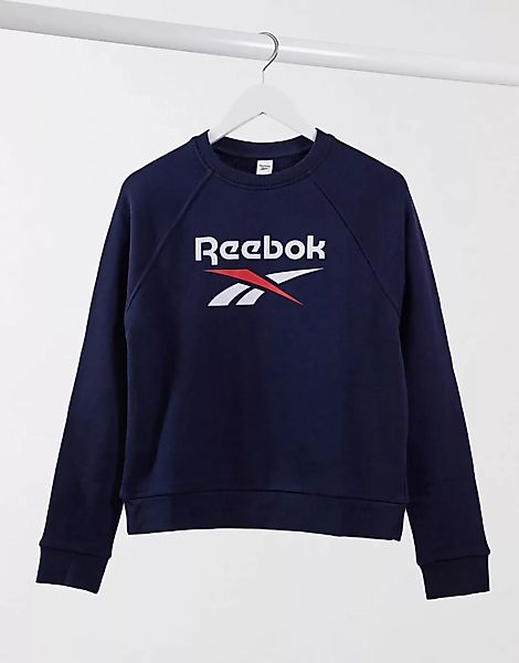 Reebok – Sweatshirt mit kurzem Schnitt und großem Logo in Marine-Navy günstig online kaufen
