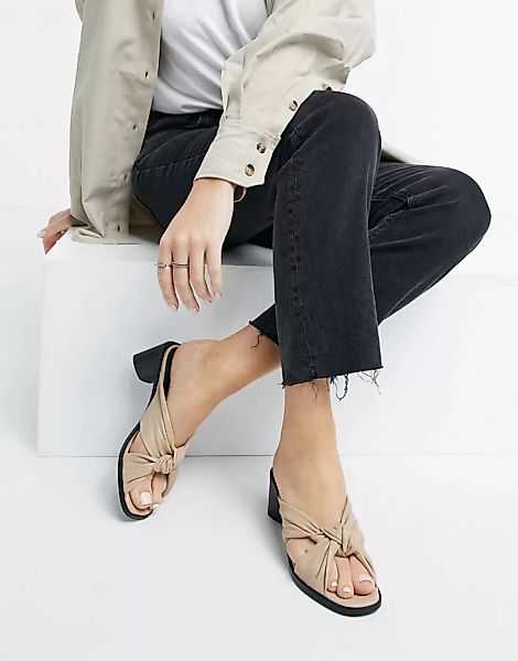 ASRA – Jenna – Pantoletten mit Zierknoten und Absatz aus beigem Leder-Neutr günstig online kaufen