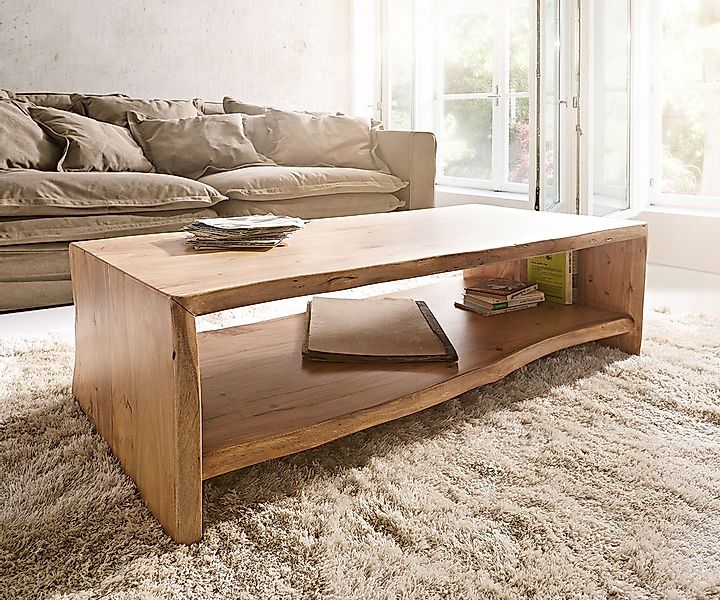 DELIFE Couchtisch Live-Edge, Akazie Natur 130x60 cm Baumkante Baumtisch günstig online kaufen