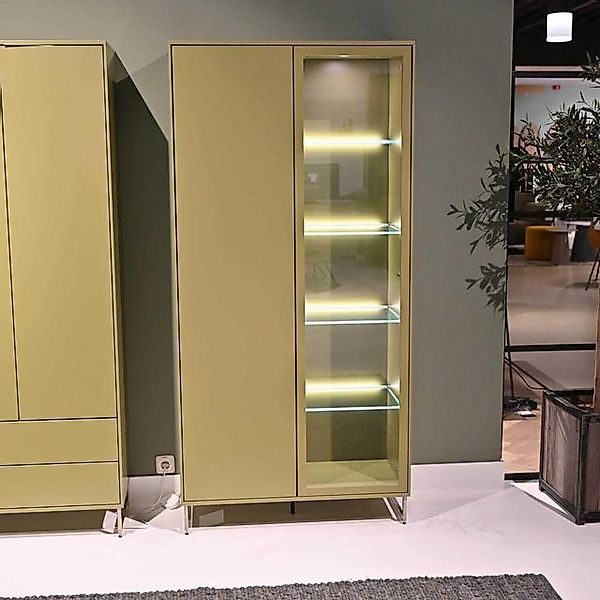Musterring Standvitrine Vitrine Kara Frame Lack Tundra Matt Fuß Edelstahl M günstig online kaufen