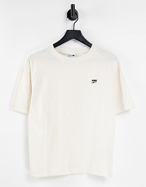 Puma – Downtown – Oversize-T-Shirt in gebrochenem Weiß mit Logo-Neutral günstig online kaufen
