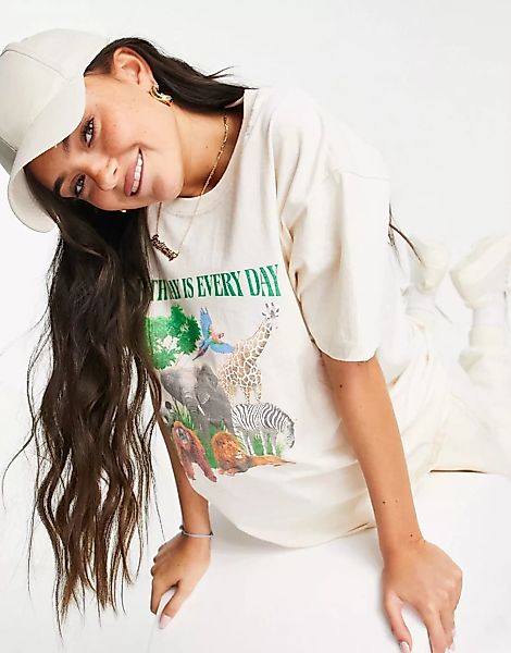 Daisy Street – Lockeres T-Shirt mit „Nature Is Every Day“-Print-Neutral günstig online kaufen