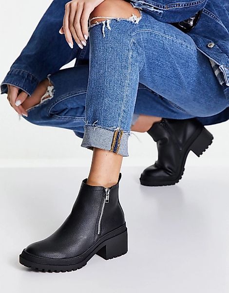 New Look – Stiefel in Schwarz mit seitlichem Reißverschluss und dicker Sohl günstig online kaufen