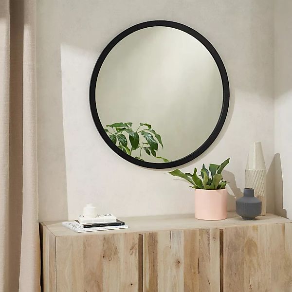 Keily runder Wandspiegel (o 90 cm), Schwarz - MADE.com günstig online kaufen