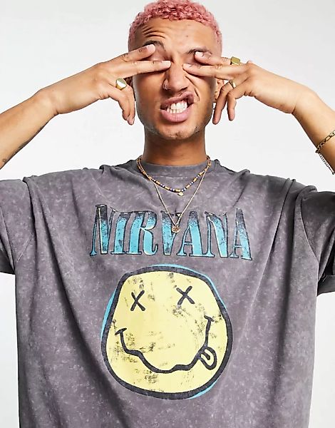 ASOS DESIGN – Oversize-T-Shirt in verwaschenem Grau mit Nirvana-Print-Schwa günstig online kaufen