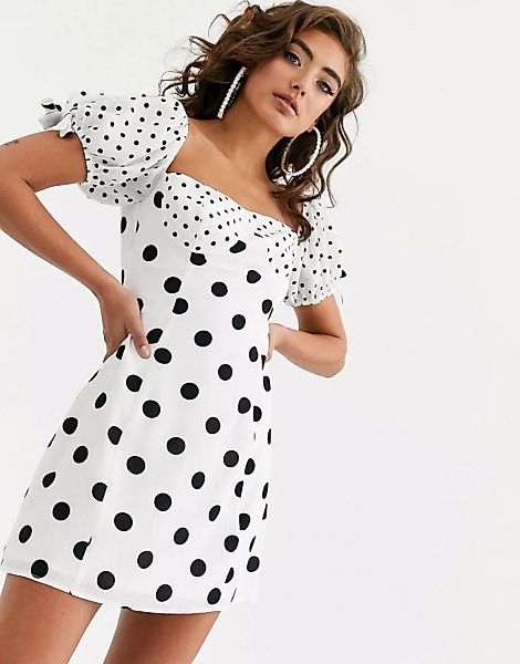 Pretty Lavish – Minikleid mit verschiedenen Punktemustern-Weiß günstig online kaufen