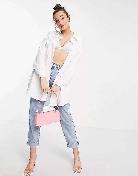 In The Style x Naomi Genes – Oversize-Hemd mit Nadelstreifen in Weiß günstig online kaufen