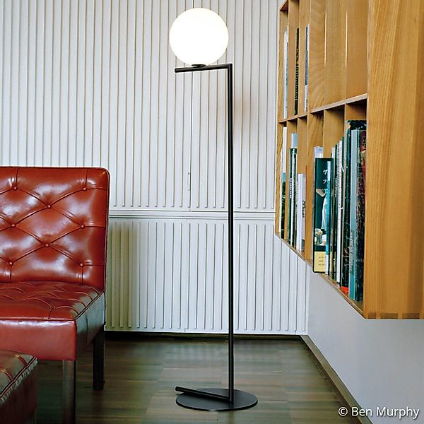 FLOS IC F2 Stehleuchte schwarz Ø 30 cm günstig online kaufen