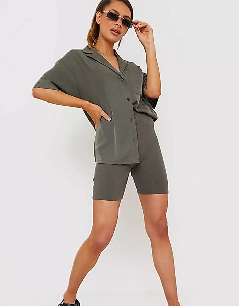 In The Style x Naomi Genes – Shorts in Khaki, Kombiteil-Grün günstig online kaufen