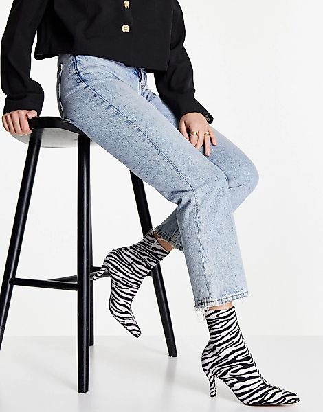 ASOS DESIGN – Ray – Elastische Sock-Boot-Stiefeletten mit Zebramuster-Bunt günstig online kaufen