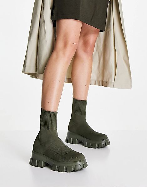 Public Desire – Trust – Robuste Sock Boots in Khaki mit Strickeinsatz-Grün günstig online kaufen