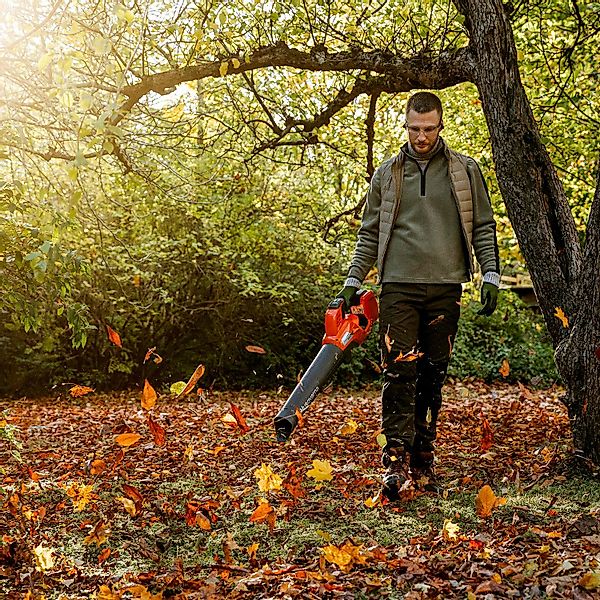 Husqvarna Akku-Laubbläser 230iB, starker Luftstrom, Boost-Modus günstig online kaufen
