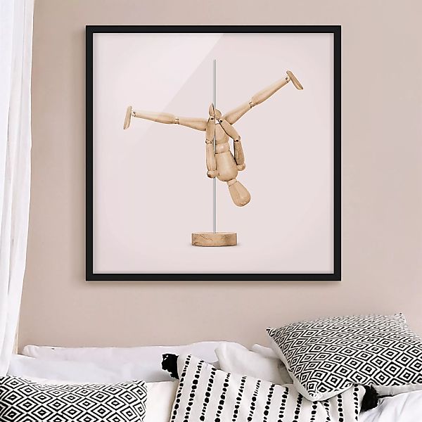 Bild mit Rahmen - Quadrat Poledance mit Holzfigur günstig online kaufen
