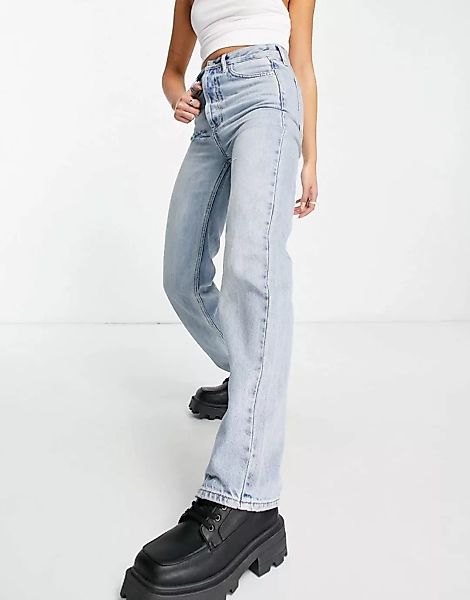 Topshop – Kort – Ausgeblichene Jeans aus Baumwollmix mit Zierrissen-Blau günstig online kaufen