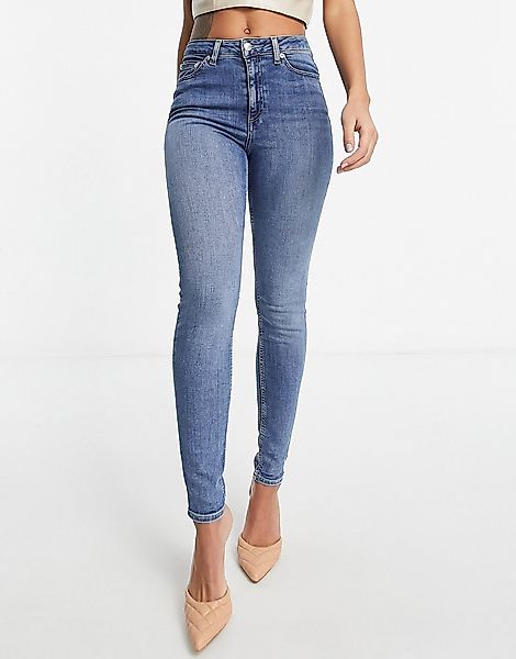ASOS DESIGN – Ridley – Enge Jeans mit hohem Bund in mittelblauer Authentic- günstig online kaufen